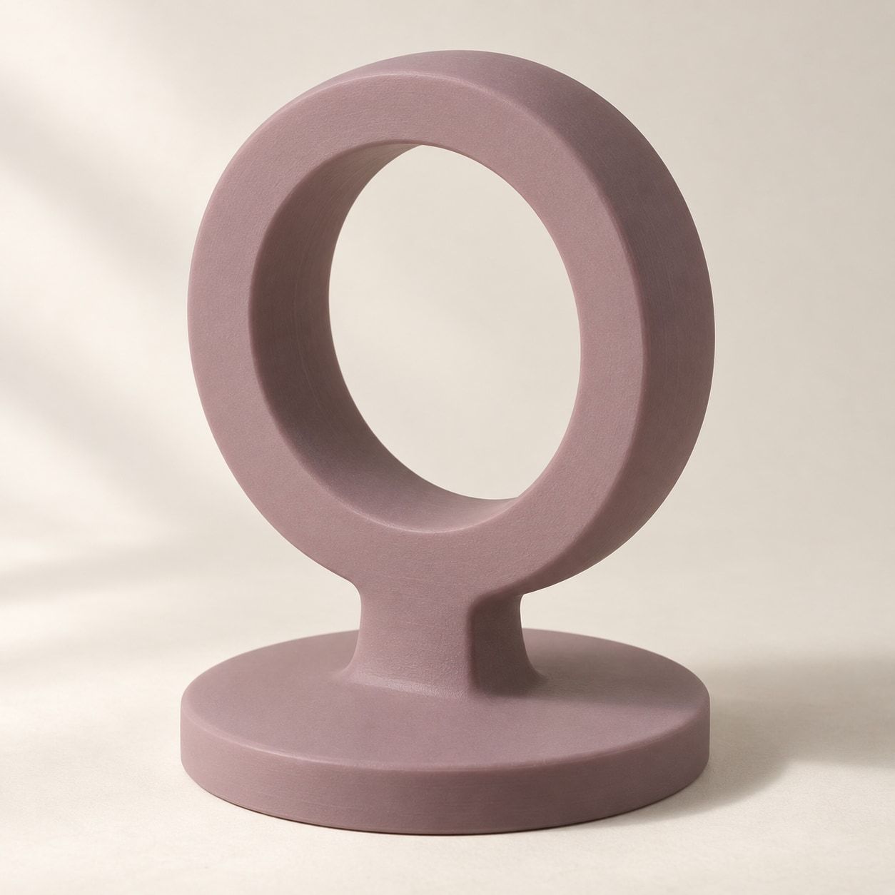 Porte-bracelets mauve en anneau vertical sur base ronde
