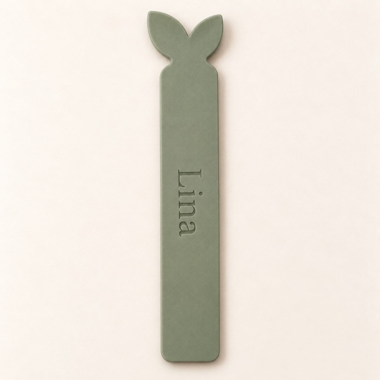 Marque-page vert sauge avec deux petites feuilles et prénom Lina
